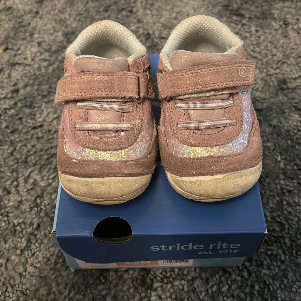 Stride Rite toddler Walking Shoes Size 3.5